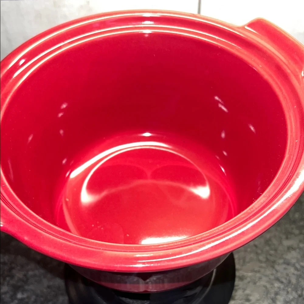 Ceramic Hamilton Beach Red Electric Fondue Set   Looks to be new without box.